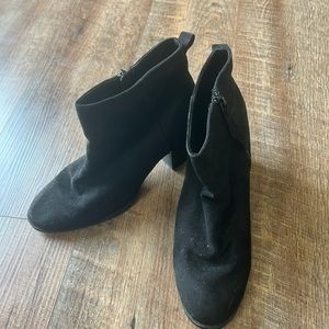 Old navy black side boots sz 9